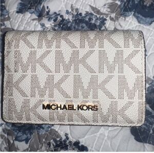 Michael Kors Medium Slim Bifold Wallet